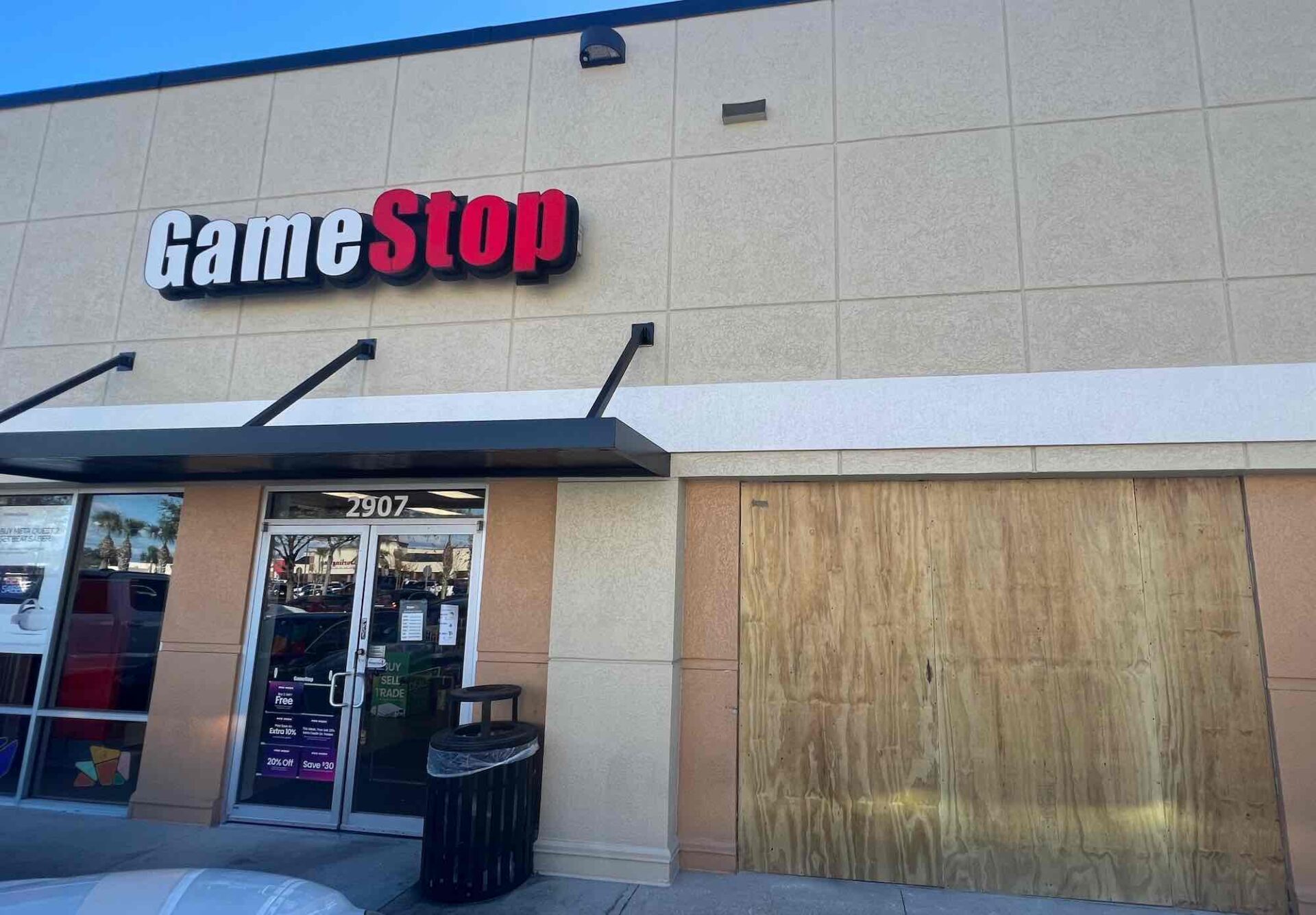 Suspects Wanted For Crashing Vehicle Into Gamestop, Stealing 