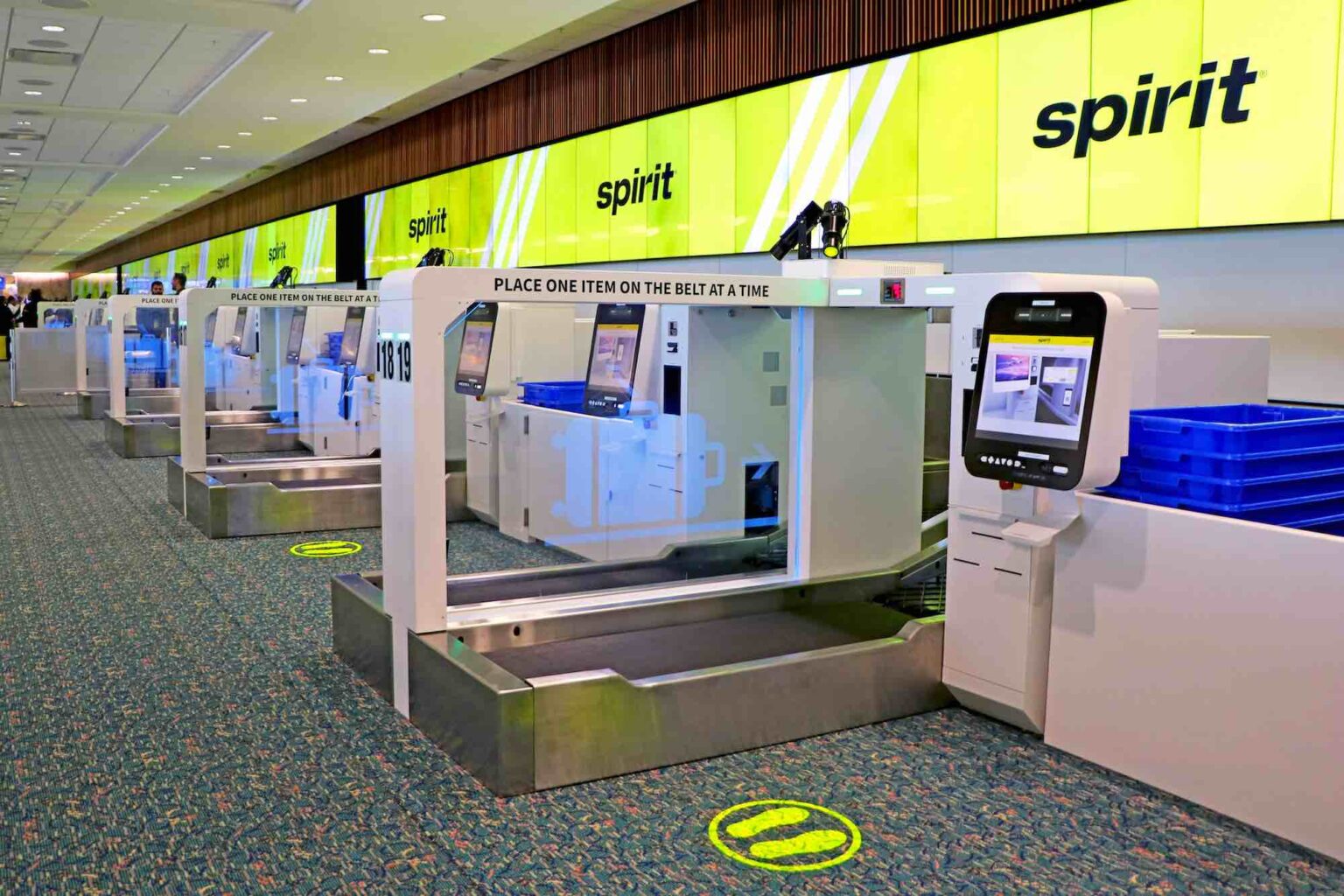 70second checkin Airline unveils selfbag drop machines at Orlando