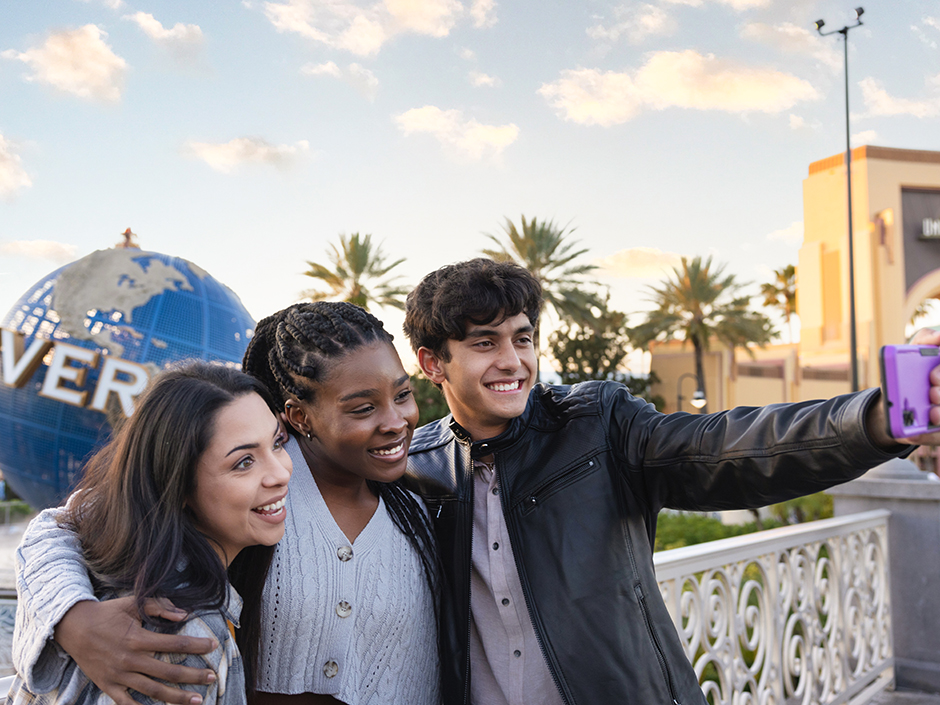 Universal Orlando Resort is seeking superfans to take part in its YouTube series "The Fanny Pack." (Photo: Universal Orlando Resort)