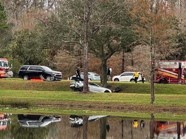 Driver ejected, killed after crashing into tree in Hunter’s Creek